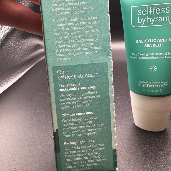 Selfless by Hyram Salicylic Acid & Sea Kelp Serum - Picture 4 of 8
